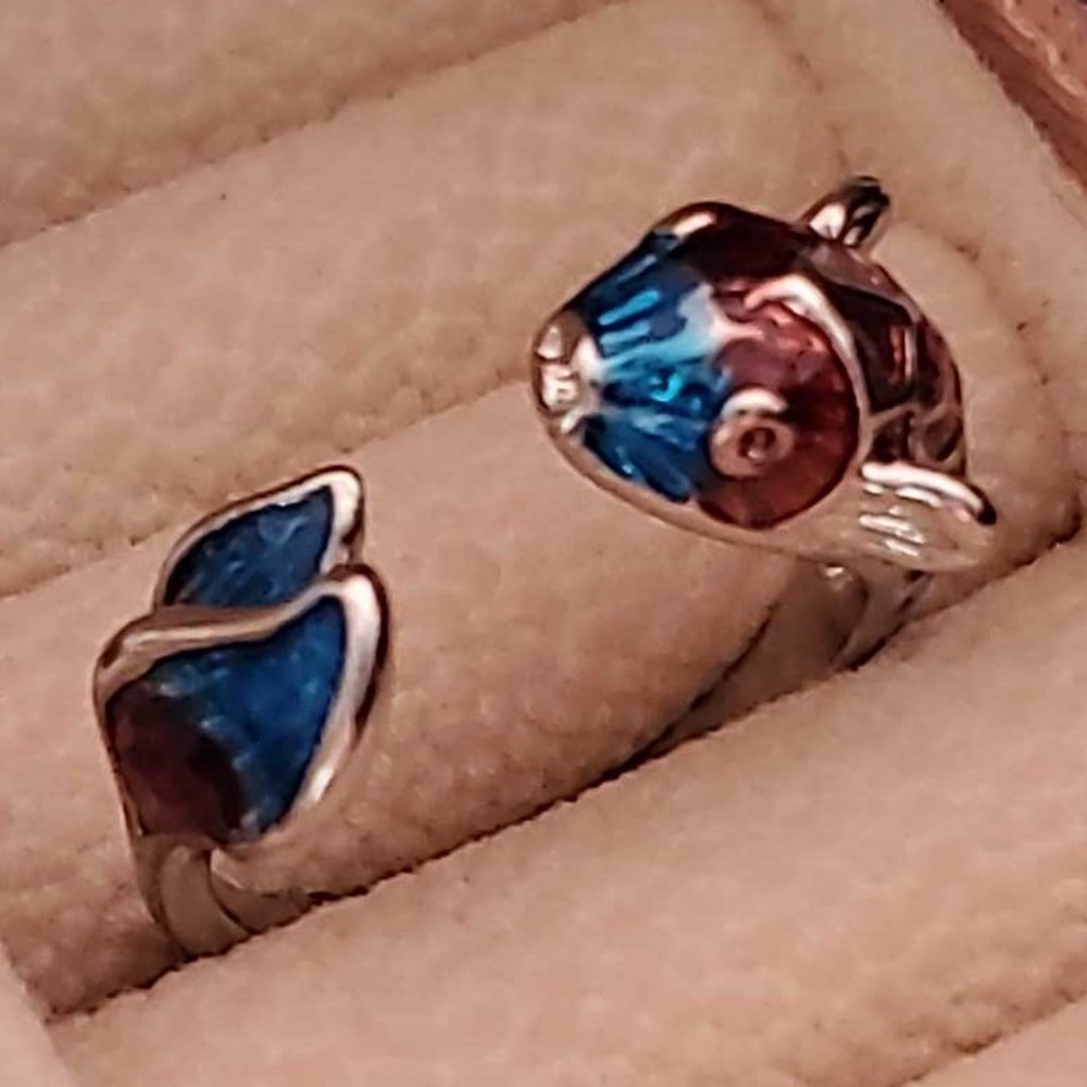 NWT COLORFUL Wrap Around Coy Fish Ring Silver Color on Copper Bright Blue Orange